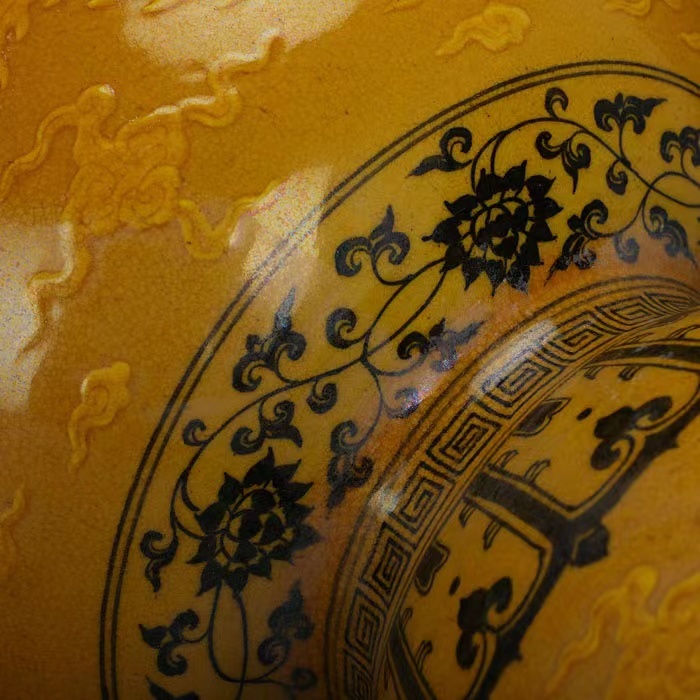 ◇旧蔵◇古美術中国古玩大明永樂年製款黄釉墨彩浮雕龍鳳紋葫芦瓶時代物