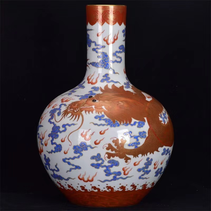 ◆旧蔵◆古美術 中国古玩 大清乾隆年製款　青花　礬紅 描金雲龍紋天球瓶　時代物　A35