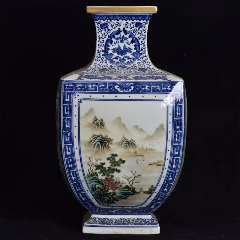  ◆旧蔵◆古美術 中国古玩 大清乾隆年製款　青花纏枝蓮　粉彩山水紋四方瓶　時代物 A35_画像2
