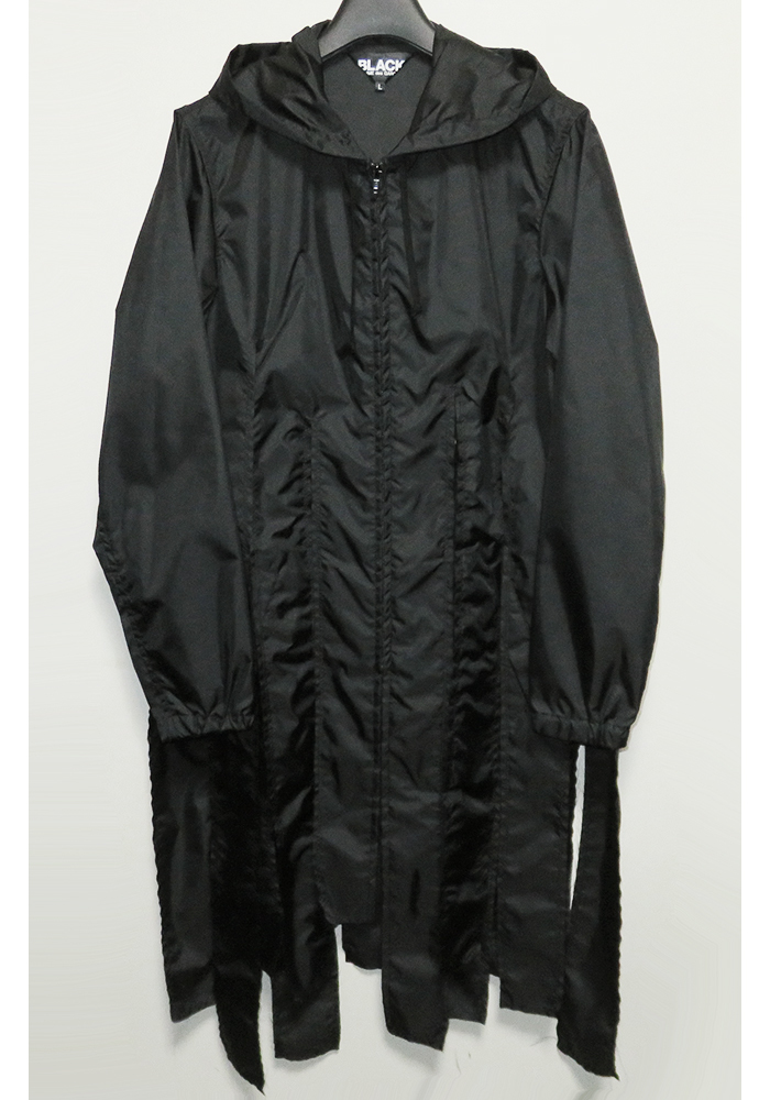 BLACK COMME des GARCONS 19AW 背ロゴ短冊ナイロンフードコート L 新古品 パーカー ジャケット ブラックコムデギャルソン_画像2