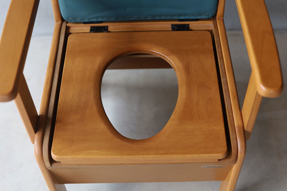 2024最新のスタイル Richell木製ポータブルトイレきらく/介護チェア