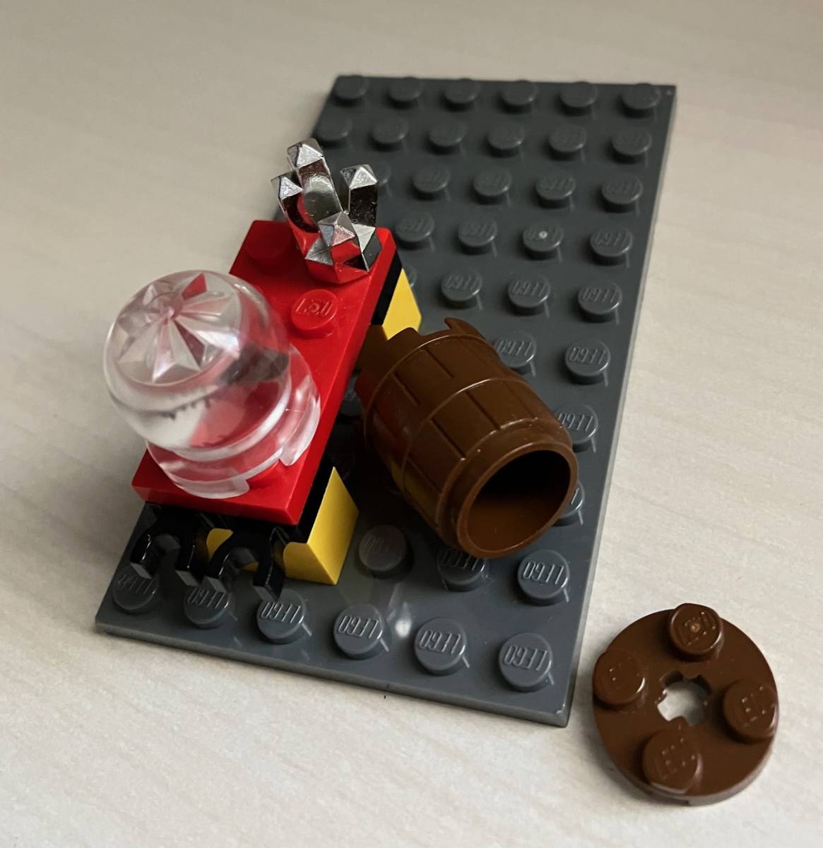 大人気新作おもちゃLEGO レゴブロック お城シリーズ ミニフィグ コウモリ男爵&黒龍&魔女