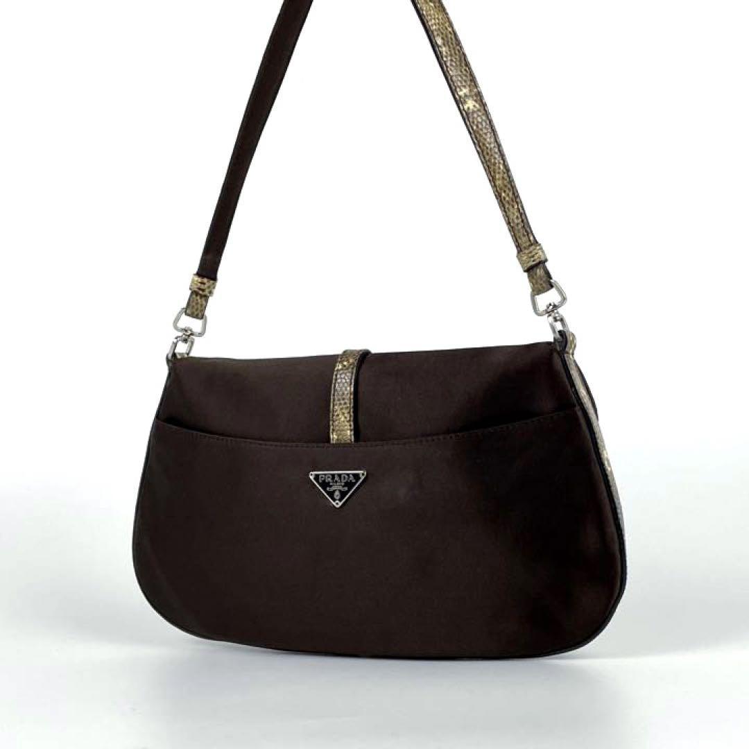 ヤフオク! - 極美品□PRADA プラダ ワンショルダー 肩掛け 三角ロ...