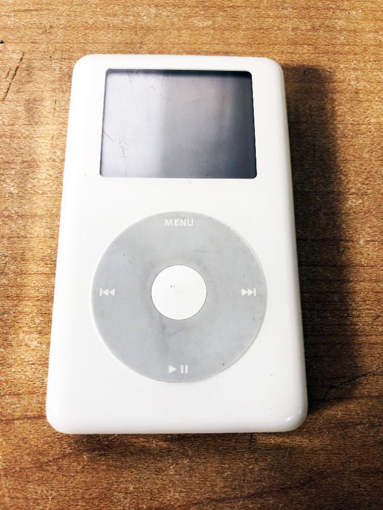 ジャンク扱い品 中古 apple iPod3個セット アイポッド iPod classic 第３世代 第４世代 ２0GB 30GB  60GB【A1059/A1040/A1099】B30B