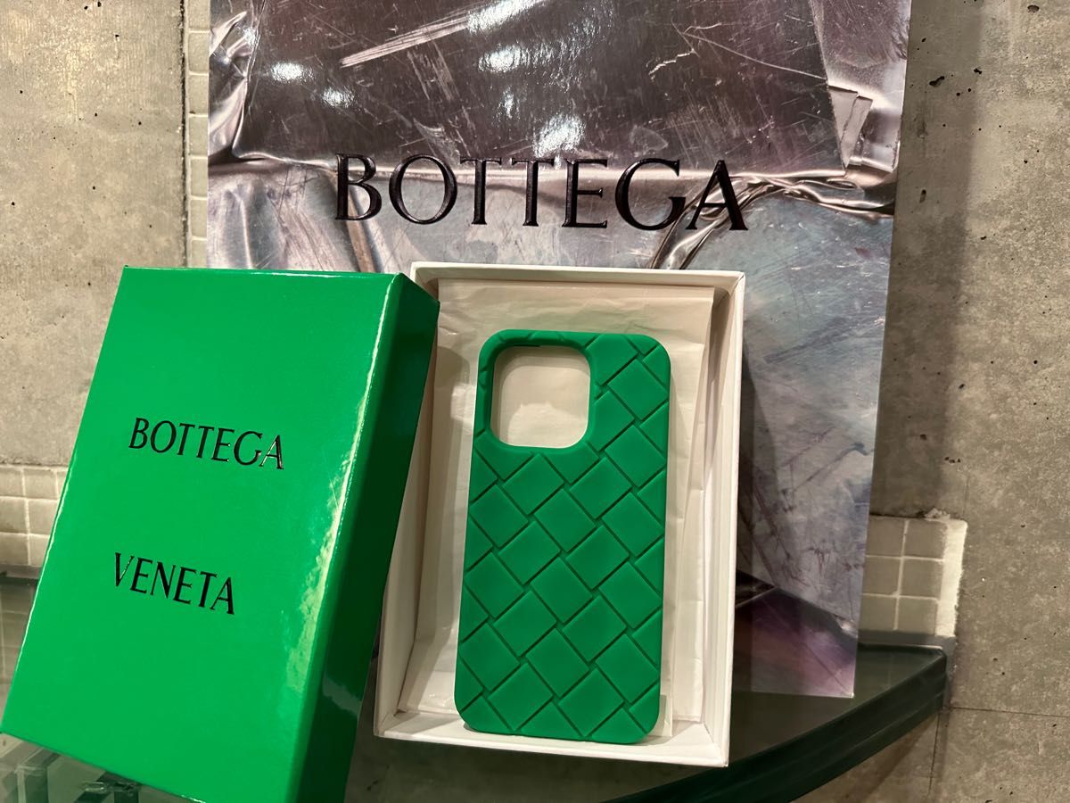 BOTTEGA VENETA(ボッテガヴェネタ) iPhone14Proケース 新品｜PayPayフリマ