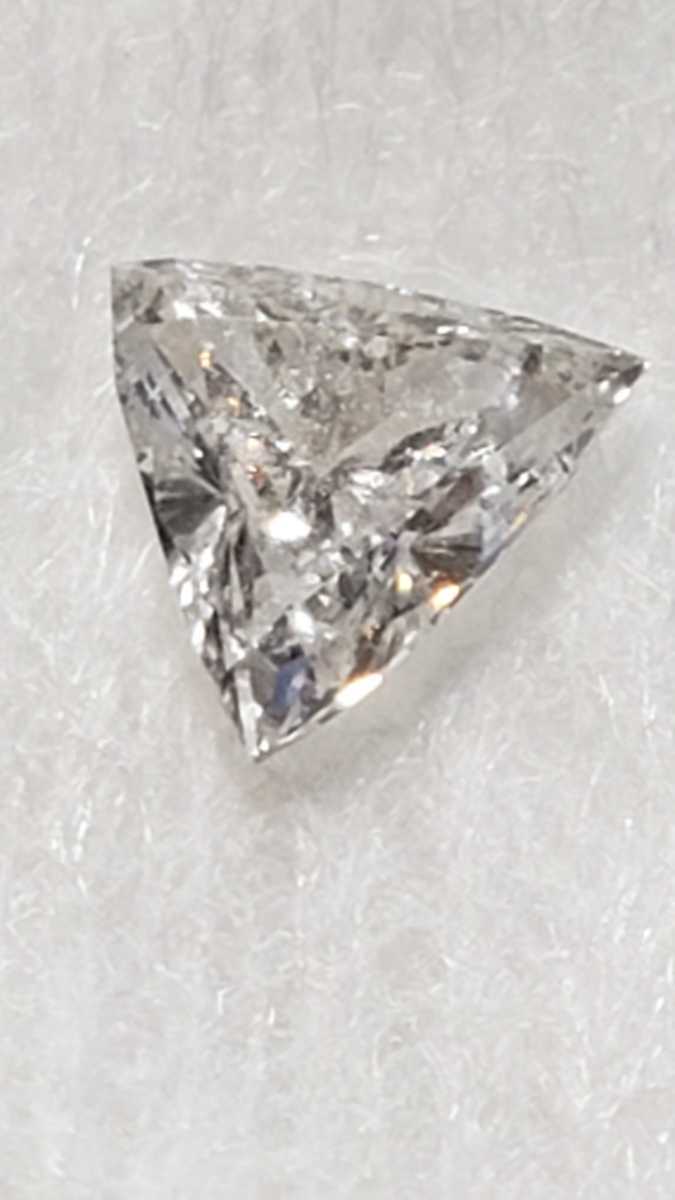  natural diamond *to Lilian to cut,0.202 carat.FSI2.0.192 carat.FSI2, centre gem research place so-ting attaching.... is good loose. 