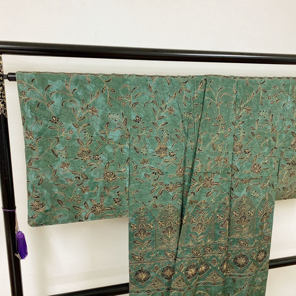 着物月花 三大総刺繍 蘇州刺繍 汕頭刺繍 相良刺繍 装飾唐花華文 訪問着 未使用品 正絹 さが美 ガード加工_画像6