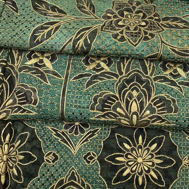 着物月花 三大総刺繍 蘇州刺繍 汕頭刺繍 相良刺繍 装飾唐花華文 訪問着 未使用品 正絹 さが美 ガード加工_画像9