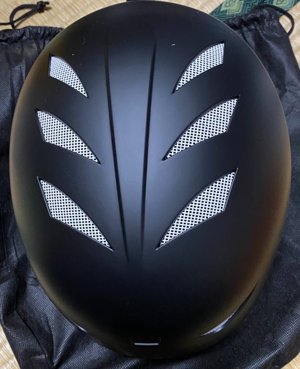 通気性抜群！ 新品 ヘルメット 黒 【Lサイズ(58～61cm)】 スキー/スノーボード用品 ゴーグル装着可能 帽子 男女兼用