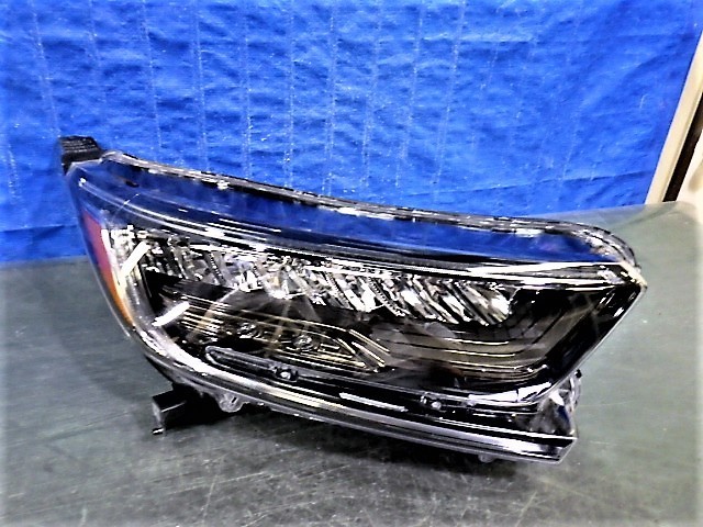 3379　CR-V　RW1　RW2　ブラックエディション　右ライト　LED　W4744　HB　R-J2　CRV　ハイブリッド　RT5　RT6　美品_画像1