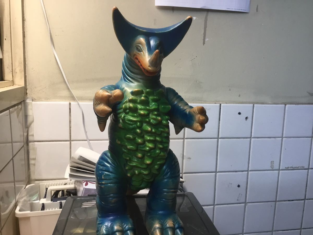Yahoo!オークション - ブルマァク 怪獣 ジャイアントゴモラ Yahoo!オークション - ブルマァク 怪獣 ジャイアントゴモラ
