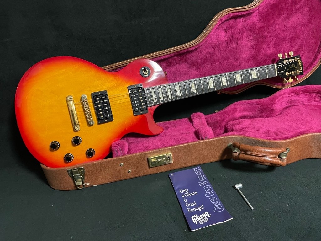 Gibson ZO-3 ☆ Les FERNANDES Paul ケース付き 極美品 希少品 エレキギター Studio アンプ内蔵 Lite  受注生産レアモデル milk スーパーミルクちゃん エボニー指板の生産終了レアモデル