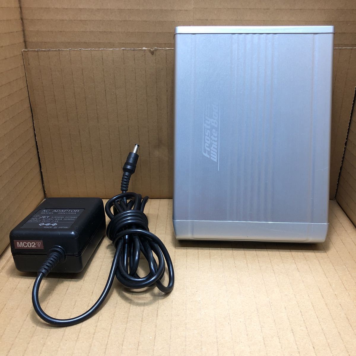 新発売の Logitec ポータブルタイプ USB 2.0 外付型640MB MOドライブ