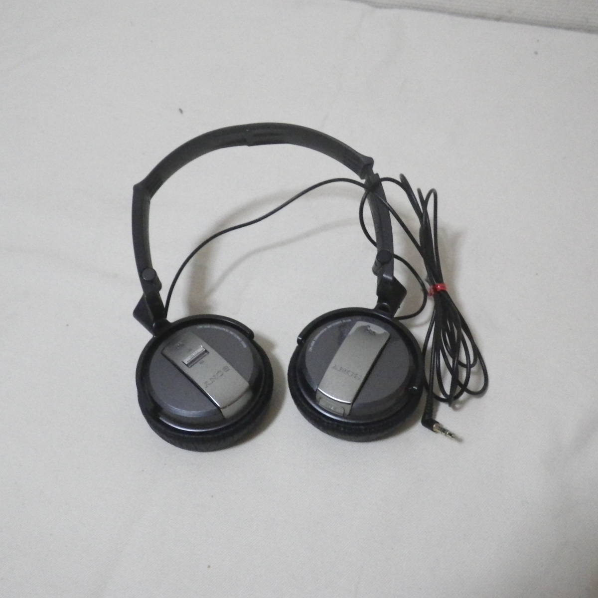 O517 SONY Sony stereo headphone MDR-NC7 black 