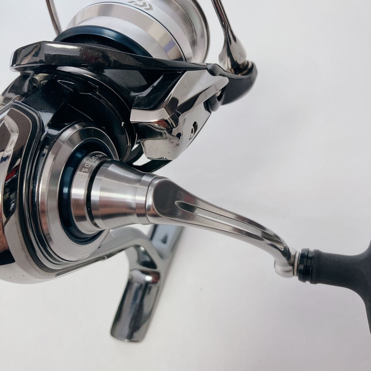 美品Daiwa 18イグジストLT 2500 EXIST 定価 74800円　ダイワ