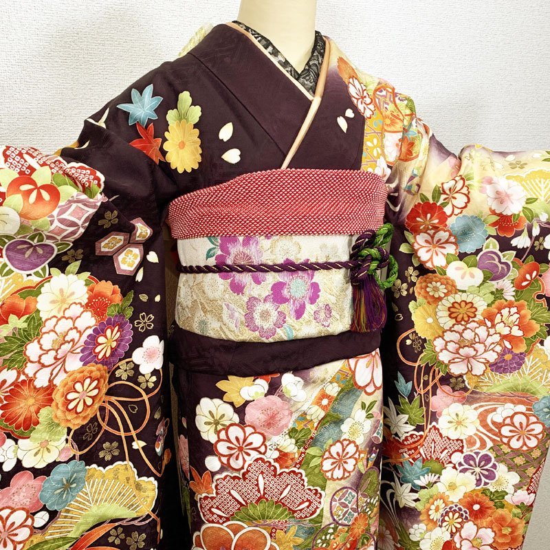 ◇きものマーチ◇吉祥文の振袖 金彩 駒刺繍 松竹梅 宝尽くし 花丸文