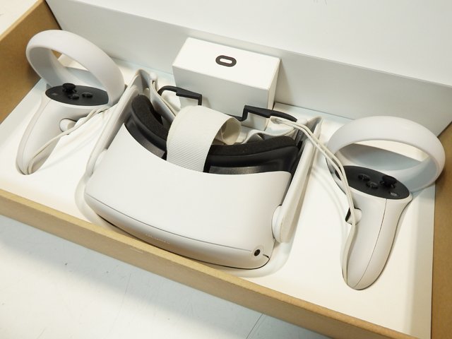 美品 Oculus Quest 2 128GB (KW49CM) オキュラスクエスト2 Meta メタクエスト オールインワンVRヘッドセット