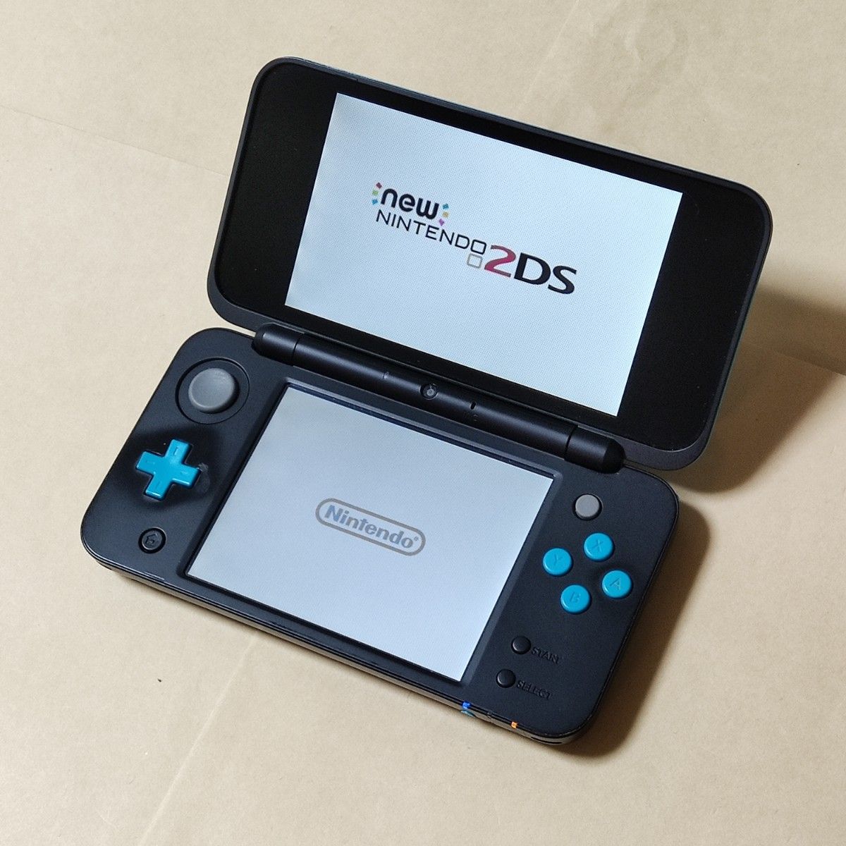 Newニンテンドー2DS LL 本体のみ ブラック×ターコイズ ゲームソフト