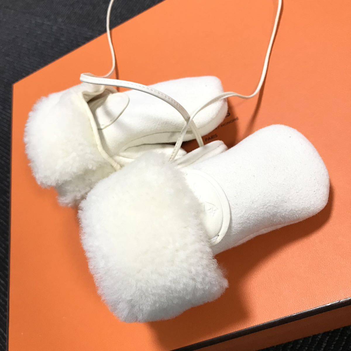 【最安値挑戦!】キッズ靴品 エルメス 本物 HERMES ベビーシューズ 手袋 帽子 ムートン シープ