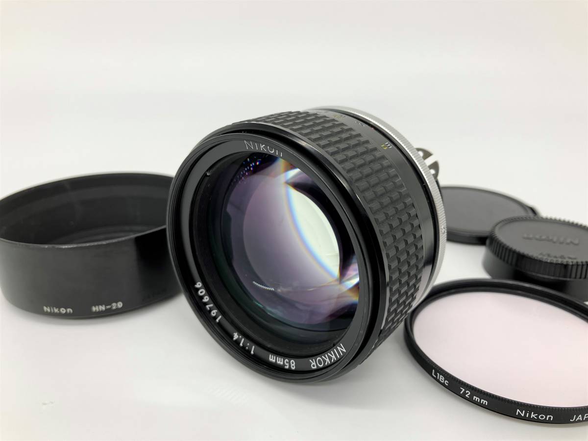 ☆美品 動作確認済 ニコン Nikon Ai-s 85mm f/1.4 レンズ HN-20 メタル