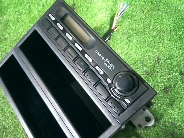 日野純正 24V　ラジオデッキ 　86120-37210 RJ-9292T 配線 ステー 小物入れ付 中古　_画像3