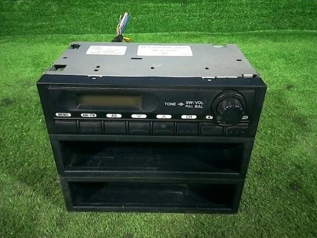 日野純正 24V　ラジオデッキ 　86120-37210 RJ-9292T 配線 ステー 小物入れ付 中古　_画像1