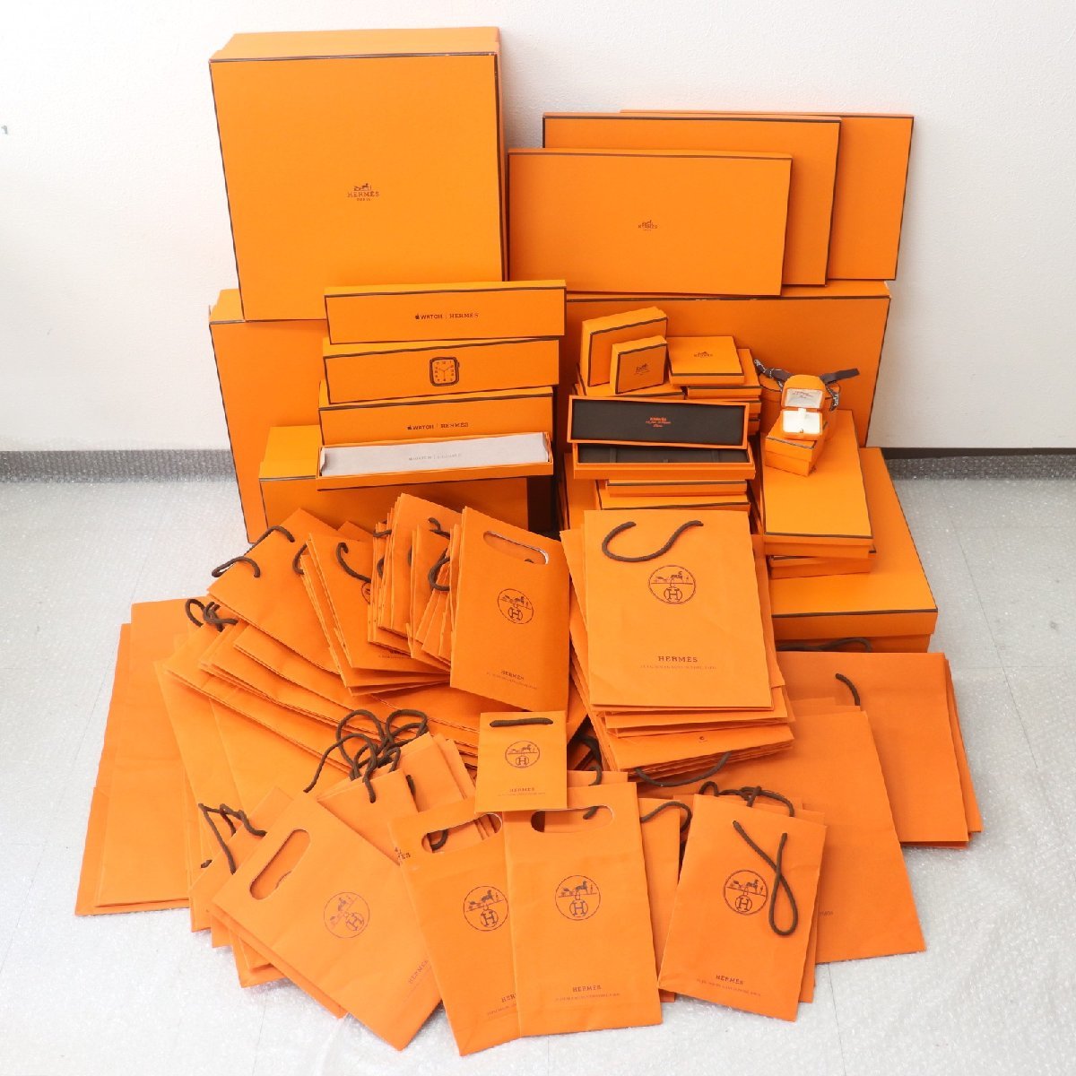 Yahoo!オークション - IT9NOPSNTWSG 即決 本物 HERMES エルメス Yahoo!オークション - IT9NOPSNTWSG 即決 本物 HERMES エルメス