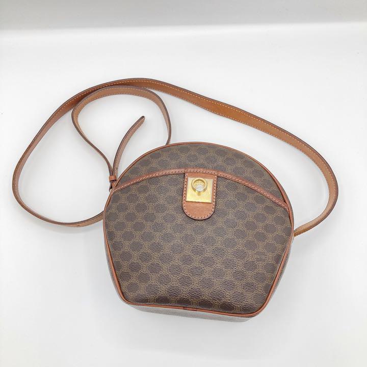 1円 【美品】 セリーヌ CELINE ショルダーバッグ ガンチーニ マカダム柄 丸型 ブラウン トリオンフ PVC レザー ヴィンテージ 金具 肩掛け 1円 【美品】 セリーヌ CELINE ショルダーバッグ ガンチーニ マカダム柄 丸型 ブラウン トリオンフ PVC レザー ヴィンテージ 金具 肩掛け