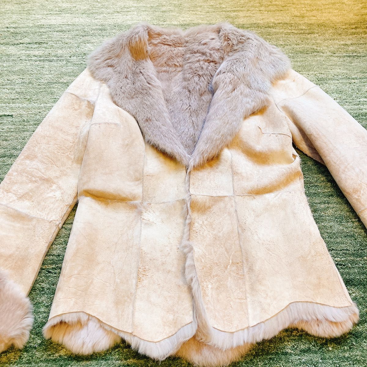 美品　リアルファー　ラビット　コート　ジャケット　軽い　裏側　暖か　裏ボア　 毛皮 毛皮コート ファーコート