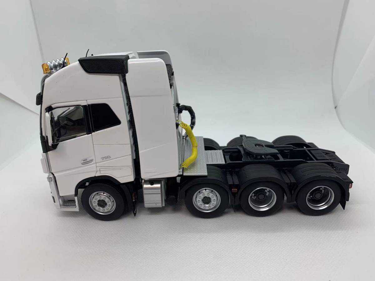 Marge Models 1/32 ボルボ トラック VOLVO FH6 750 TRUCK 8x4 ホワイト J01-1R-002-3_画像2