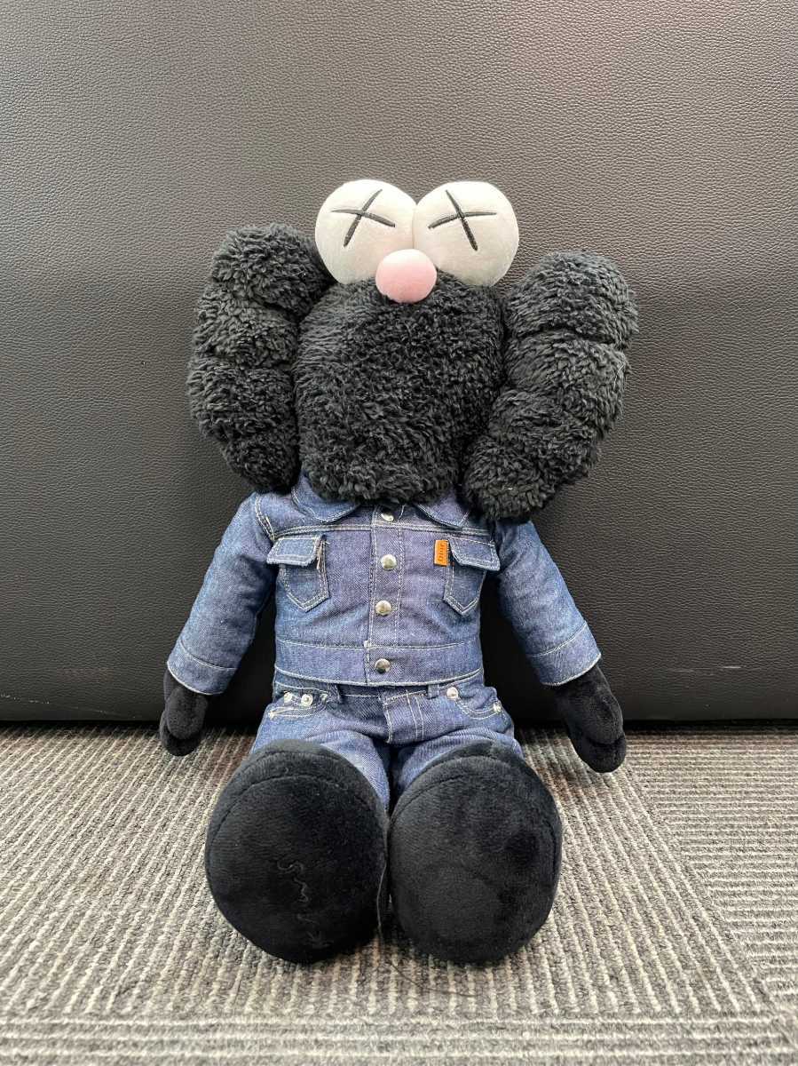 KAWS Dior ピンク　ブラック　2体セット　カウズ ぬいぐるみ _画像1