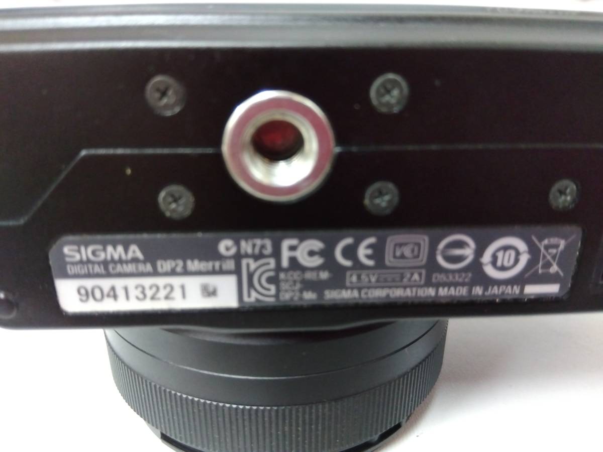 [25321.1202K]　通電確認済中古品！　SIGMA/シグマ　DP2 デジタルカメラ　充電器なし　充電池3個あり　箱なし　_画像4