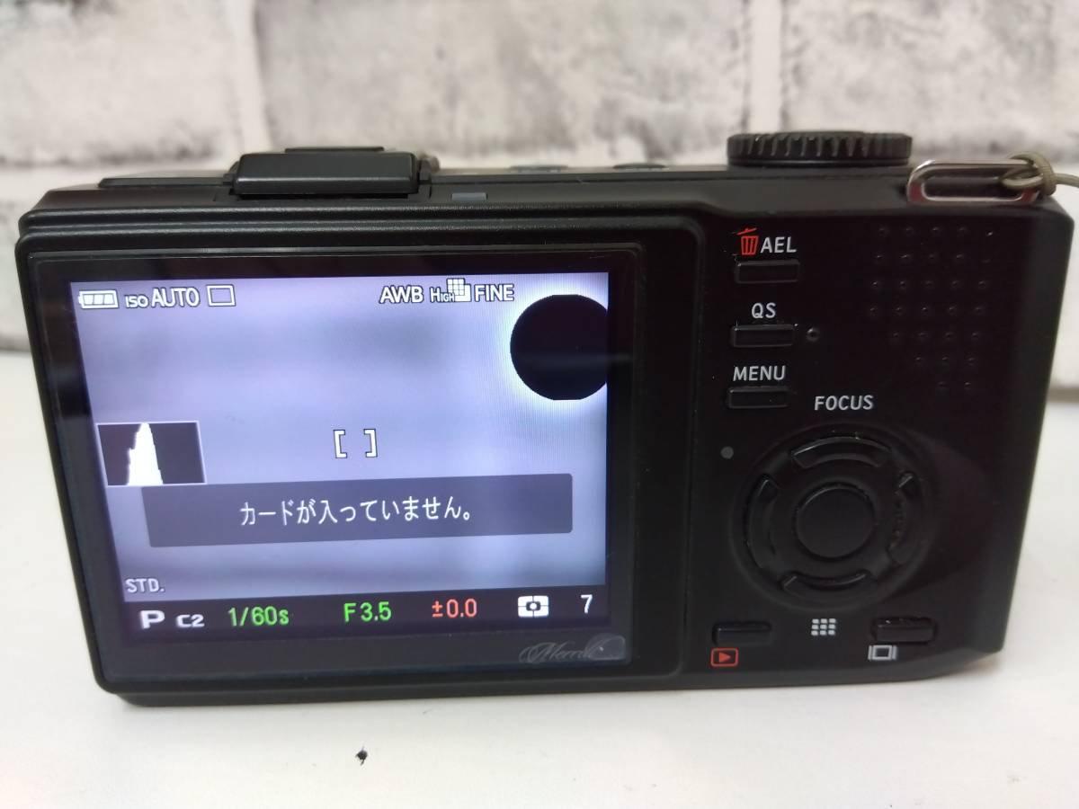 [25321.1202K]　通電確認済中古品！　SIGMA/シグマ　DP2 デジタルカメラ　充電器なし　充電池3個あり　箱なし　_画像3