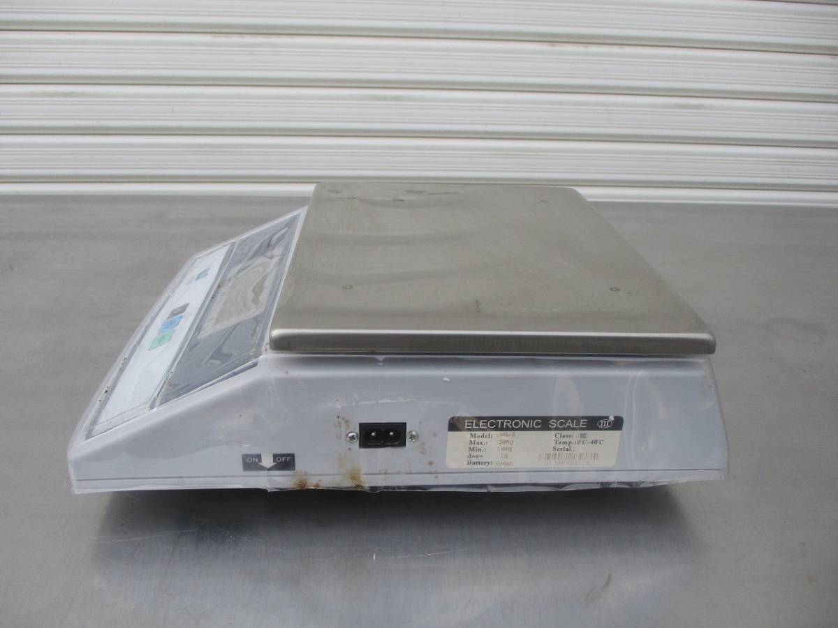 y1809-15　UTE デジタル秤　UWA-S　100g～30kg 100V　電子秤　店舗用品 中古 厨房 業務用品_画像3