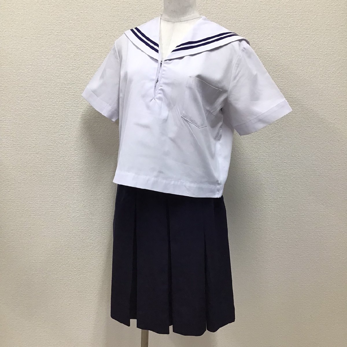 O895 (中古) 四国方面 校名不明 セーラー服 上下セット /160A/W66/丈56/8箱/紺2本ライン/夏服/夏用/中学校/高校/女子学生/学生服/学生_画像1