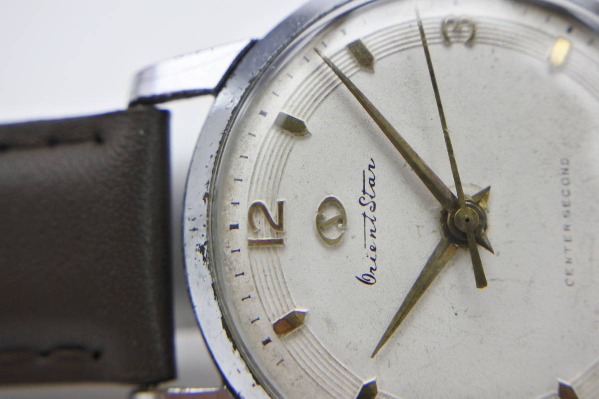 輝ける東洋の星☆ 1950年年代製造 　Orient star　筆記体　初期型　center second 手巻紳士腕時計 現存の少ない希少な機械_画像2