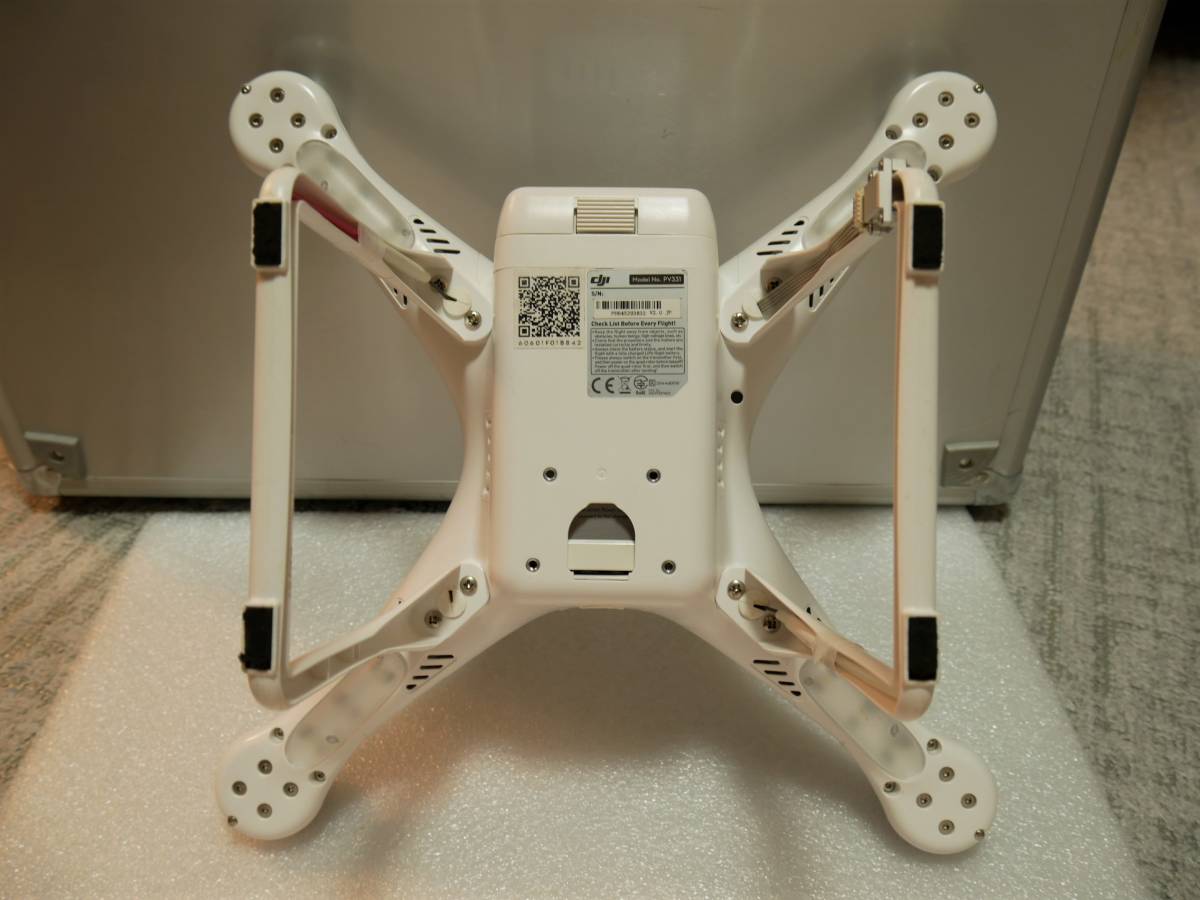 DJI Phantom2(登録済み)、Assistant用パソコン、アルミ機体ケースの