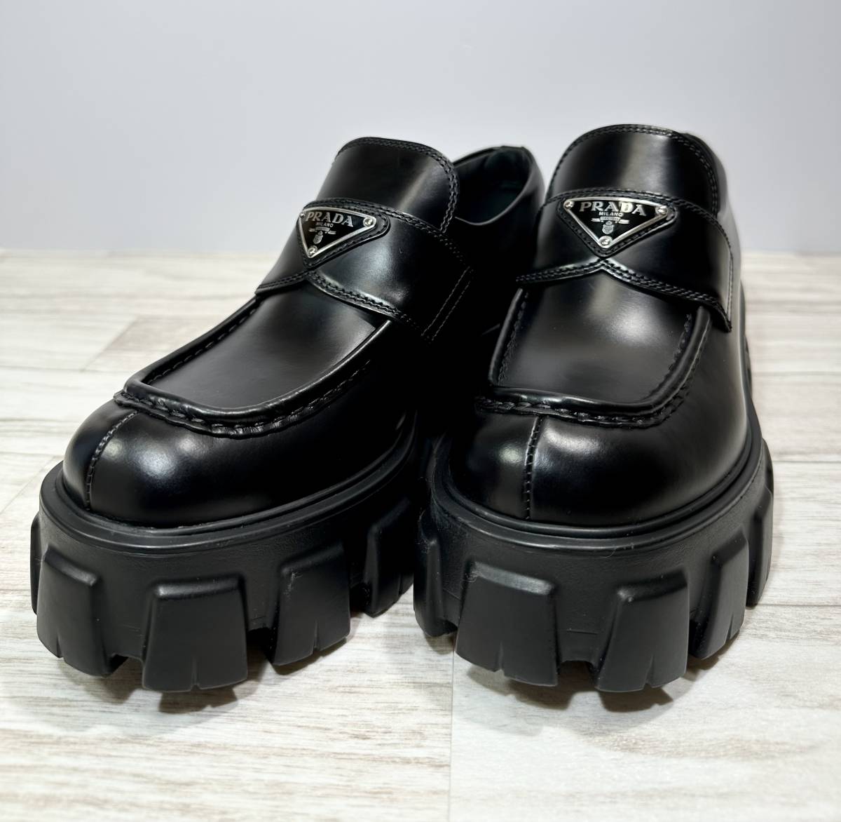 人気アイテム☆入手困難☆国内正規品】PRADA プラダ モノリス