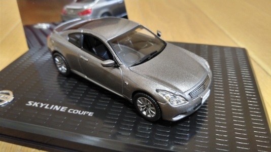 即決　日産　特注　純正　スカイライン　　SKYLINE　V36　2ドア　クーペ　SILVER　カラーサンプル　1/43　絶版　レア_画像1