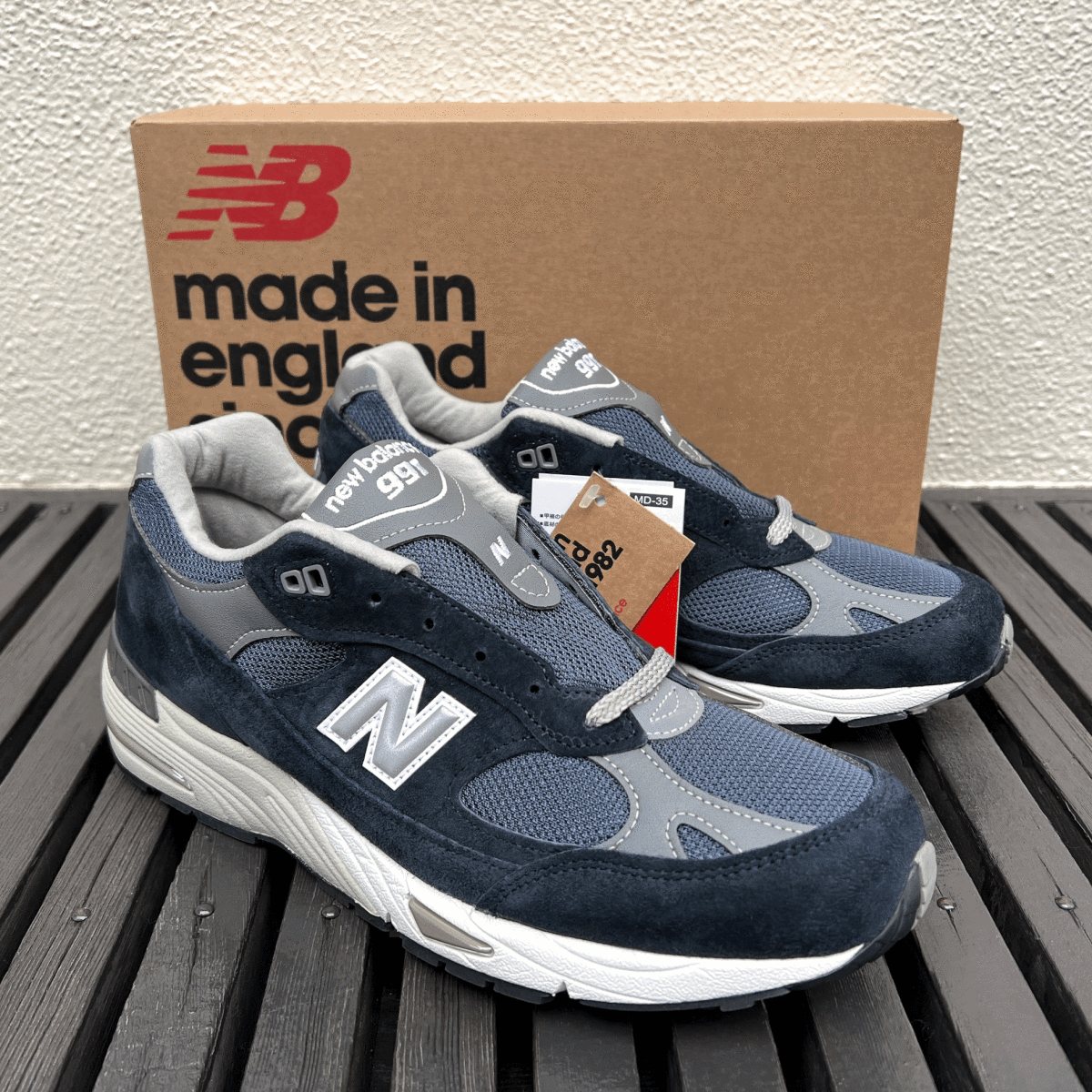 Yahoo!オークション   国内正規品 UK製 New Balance MNV