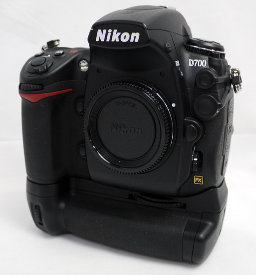 【】Nikon D700 ボディ 1210万画素 訳あり