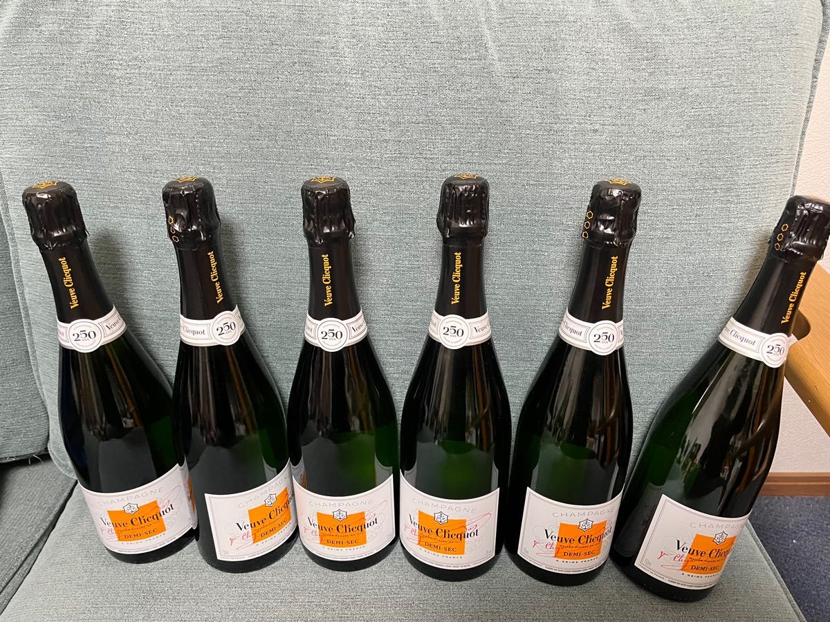 ヴーヴクリコ白ラベル6本セット ドリンク、水、お酒 ワイン