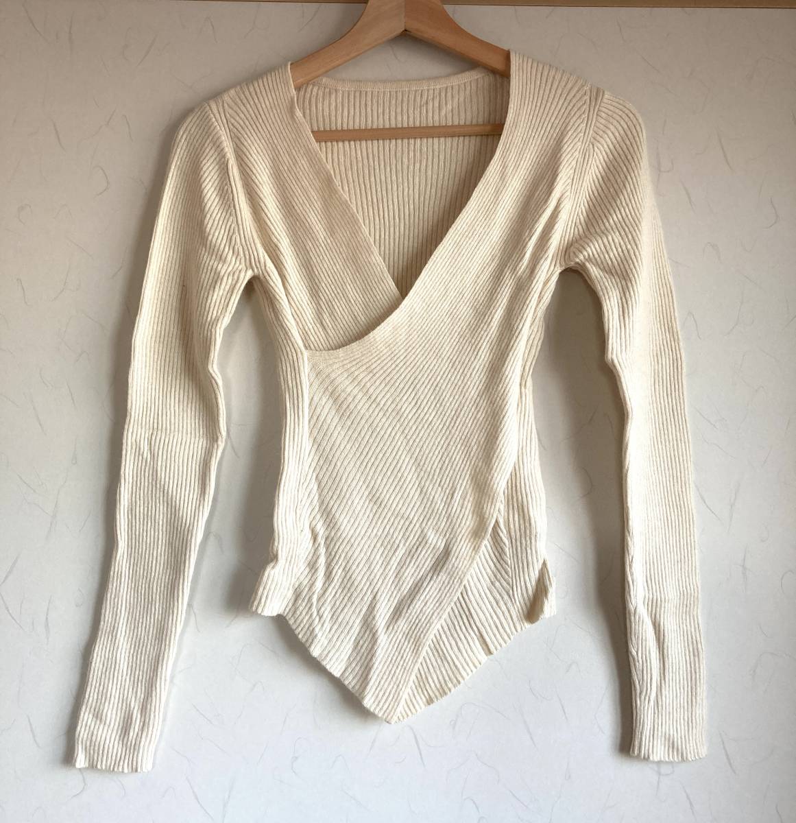 ヤフオク! - 【美品 ニット セーター パープル Vネック 生成...