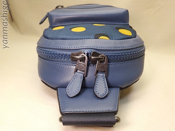 極美品 COACH ドット ワンショルダーボディバッグ F22244 ネイビーxイエロー コーチ_画像3