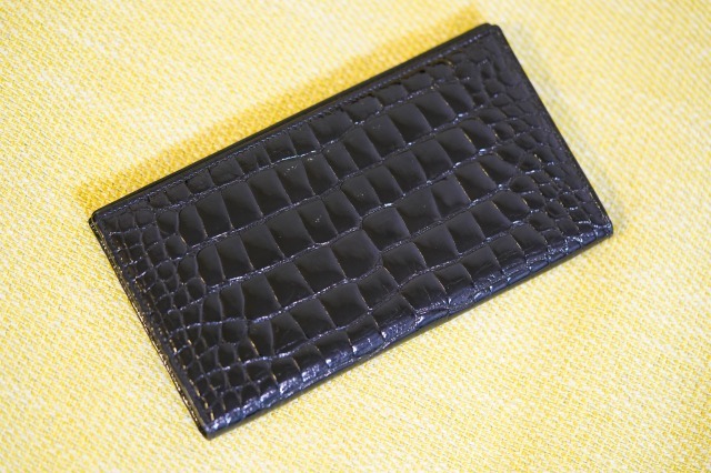 美品【ア・テストーニ】本物 a.testoni クロコダイル 長財布 黒 マチ