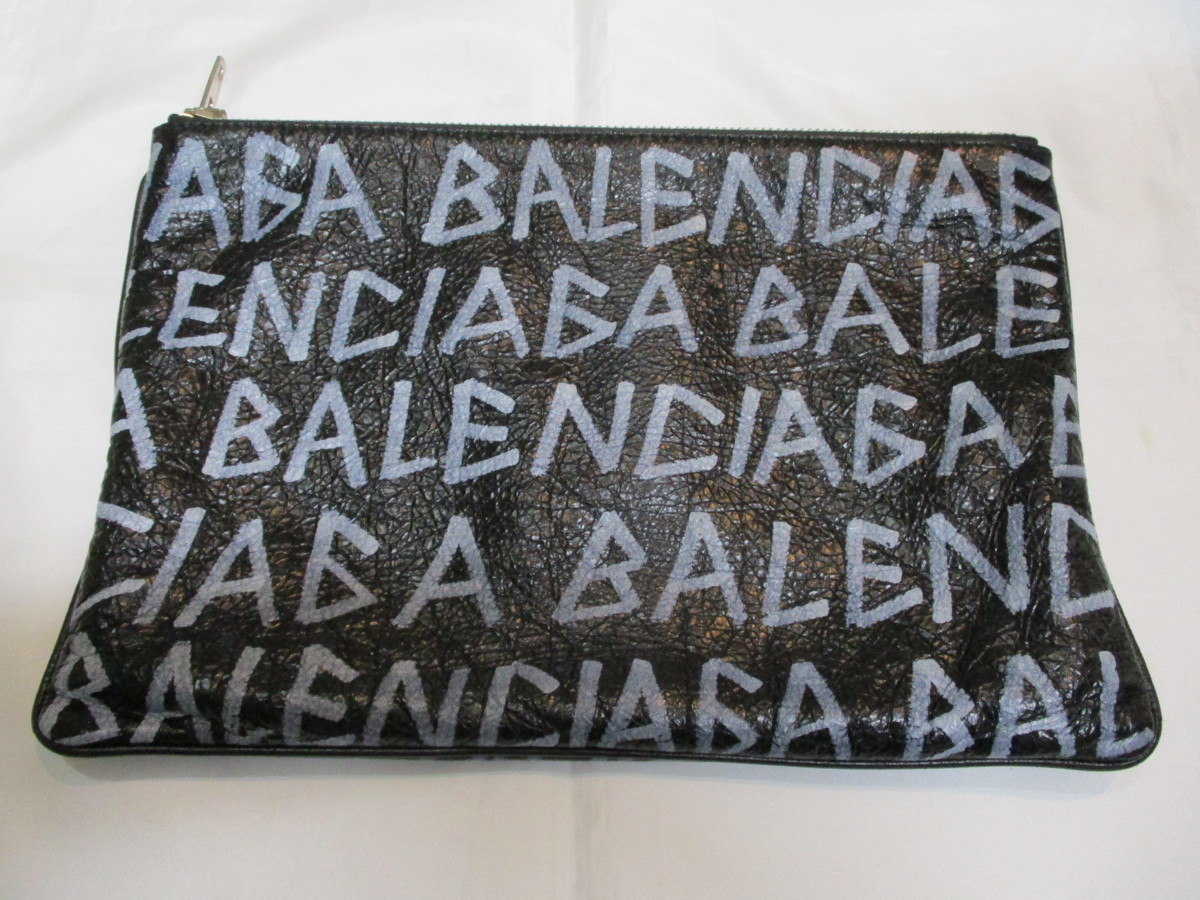 【美品】バレンシアガ BALENCIAGA キャリークリップ　ロゴ クラッチバッグ　レザー　ブラック　494040