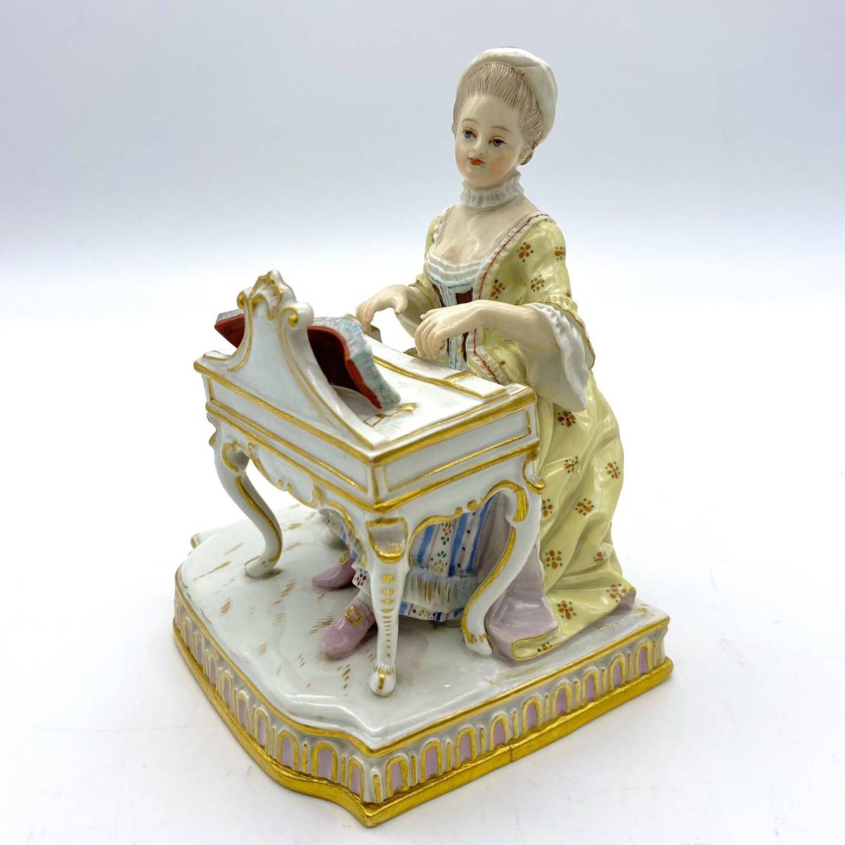 【だきます】 ヤフオク! - マイセン Meissen 五感の寓意 「聴覚」 シェーン のレースま