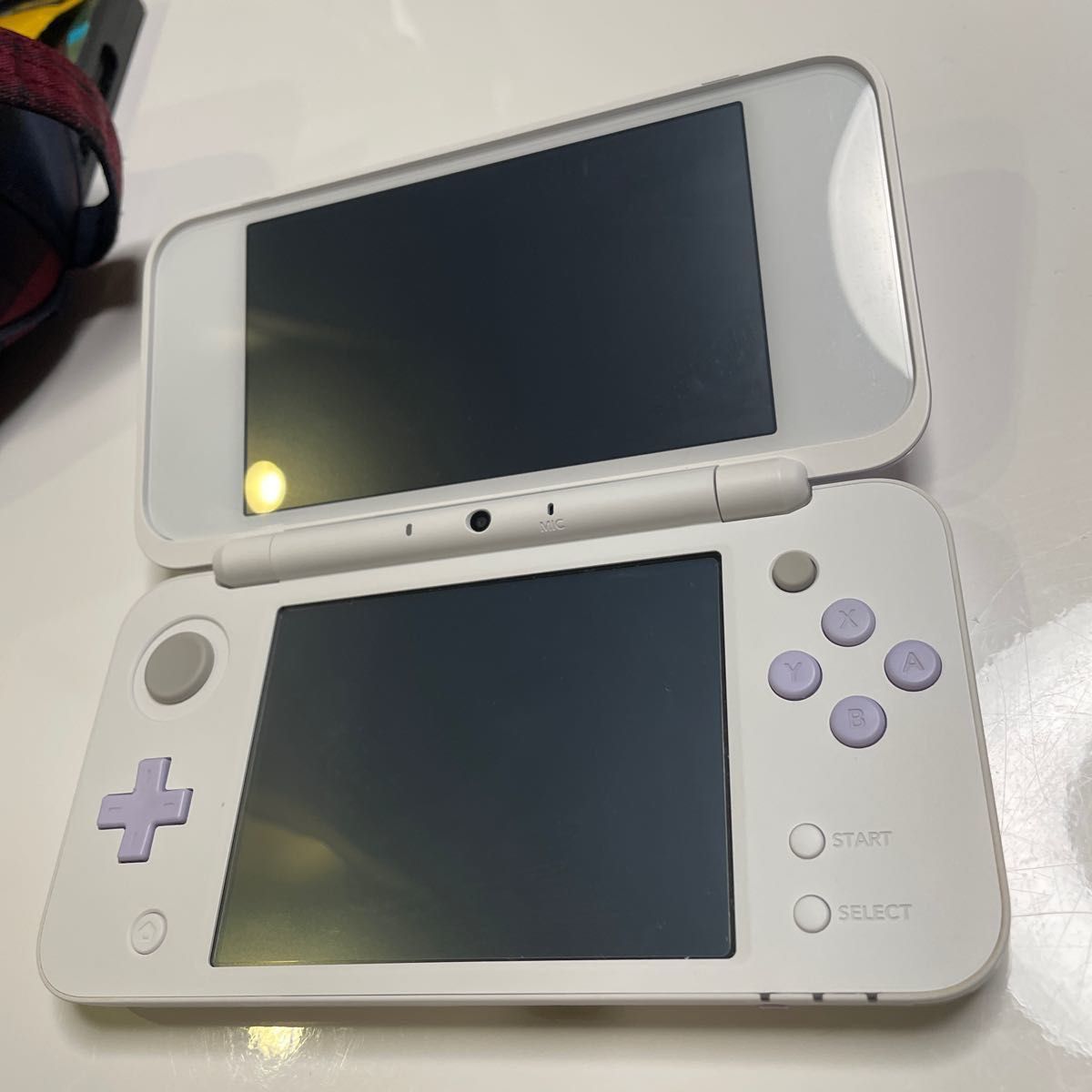 超美品 Newニンテンドー2DS LL ホワイト×ラベンダー