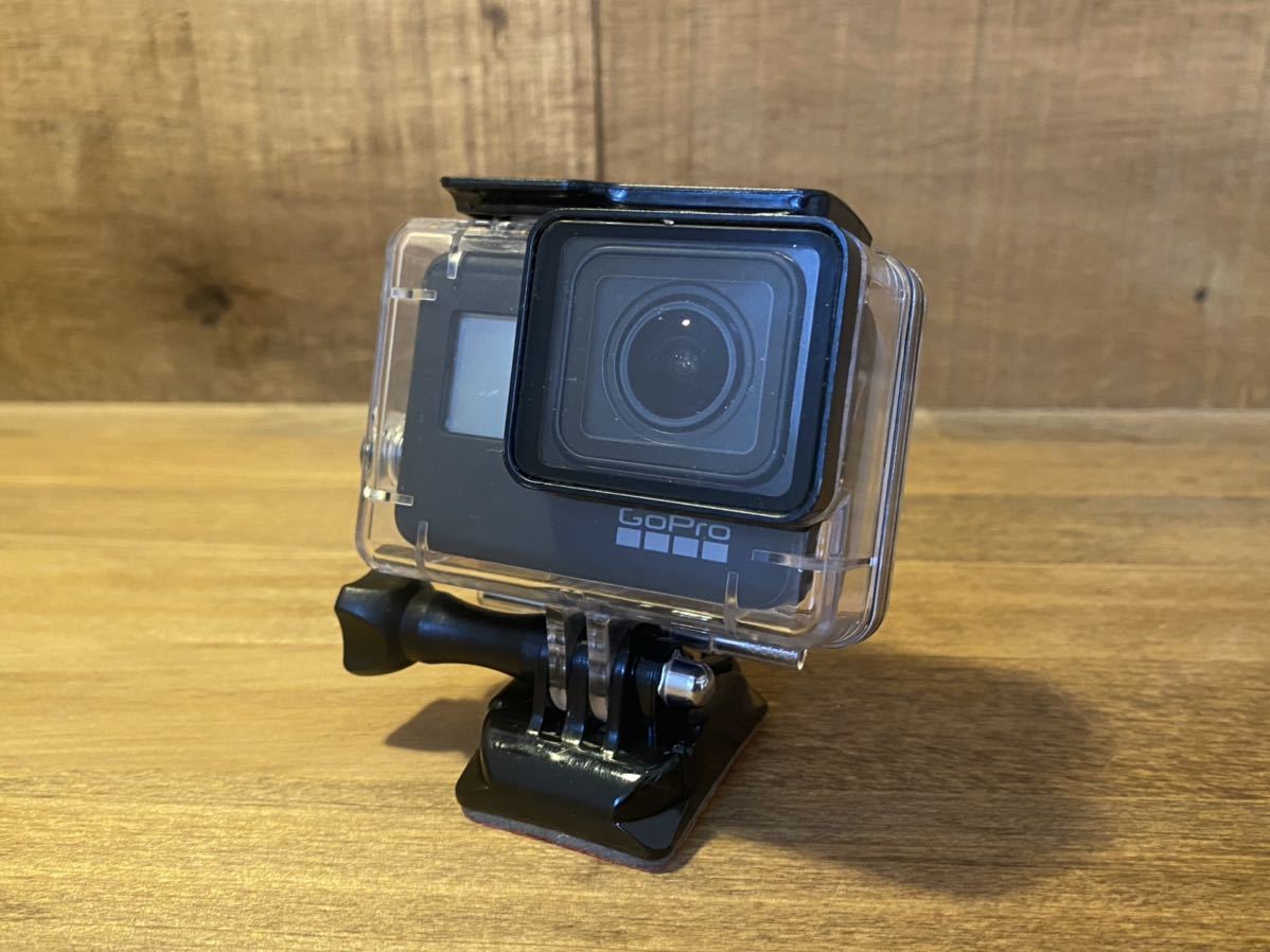 ゴープロ GoPro HERO7 BLACK ＋ バッテリーチャージャー ＋ 防水ハウジングケース アクションカメラ ＋ アクセサリー