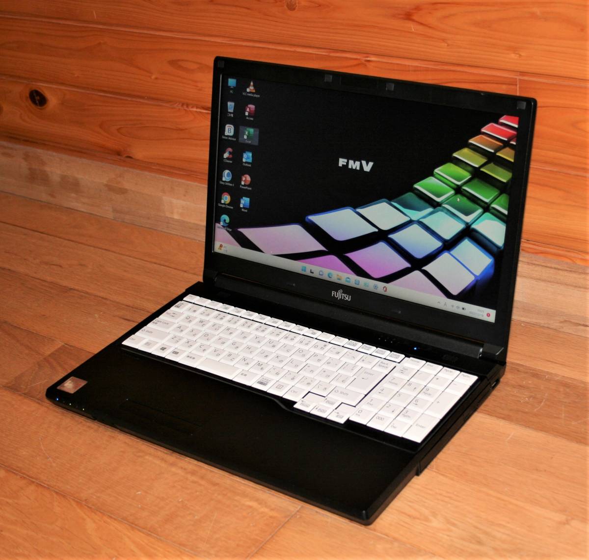 ★富士通 A577/P Win11 第七世代高性能Core i5-7200U SSD256GB メモリ8GB Wi-Fi Bluetooth テンキー付き ★ オフィス365 ProPlus他 2